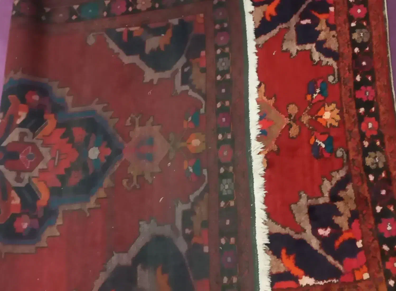 قالی دستبافت قدیمی سمت ایلام ابعاد ۱،۴۵ در ۲،۴۵|گلیم، جاجیم، گبه|بروجرد, |دیوار