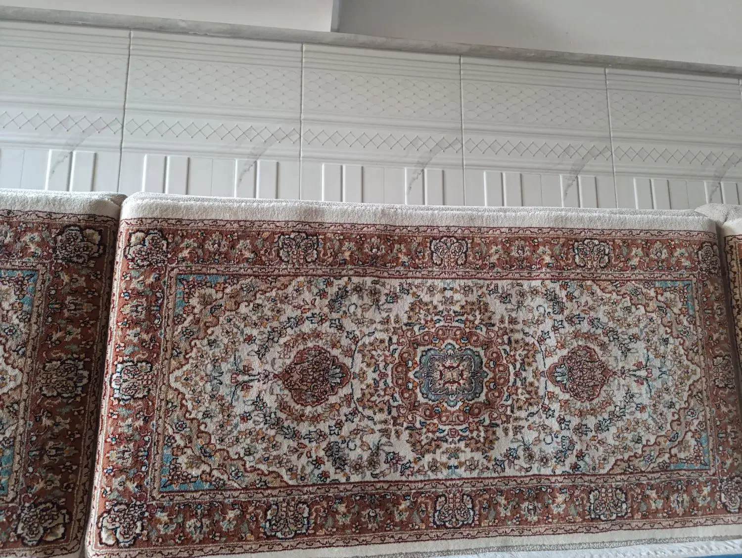 پشتی سالم|پشتی|قم, لسانی|دیوار