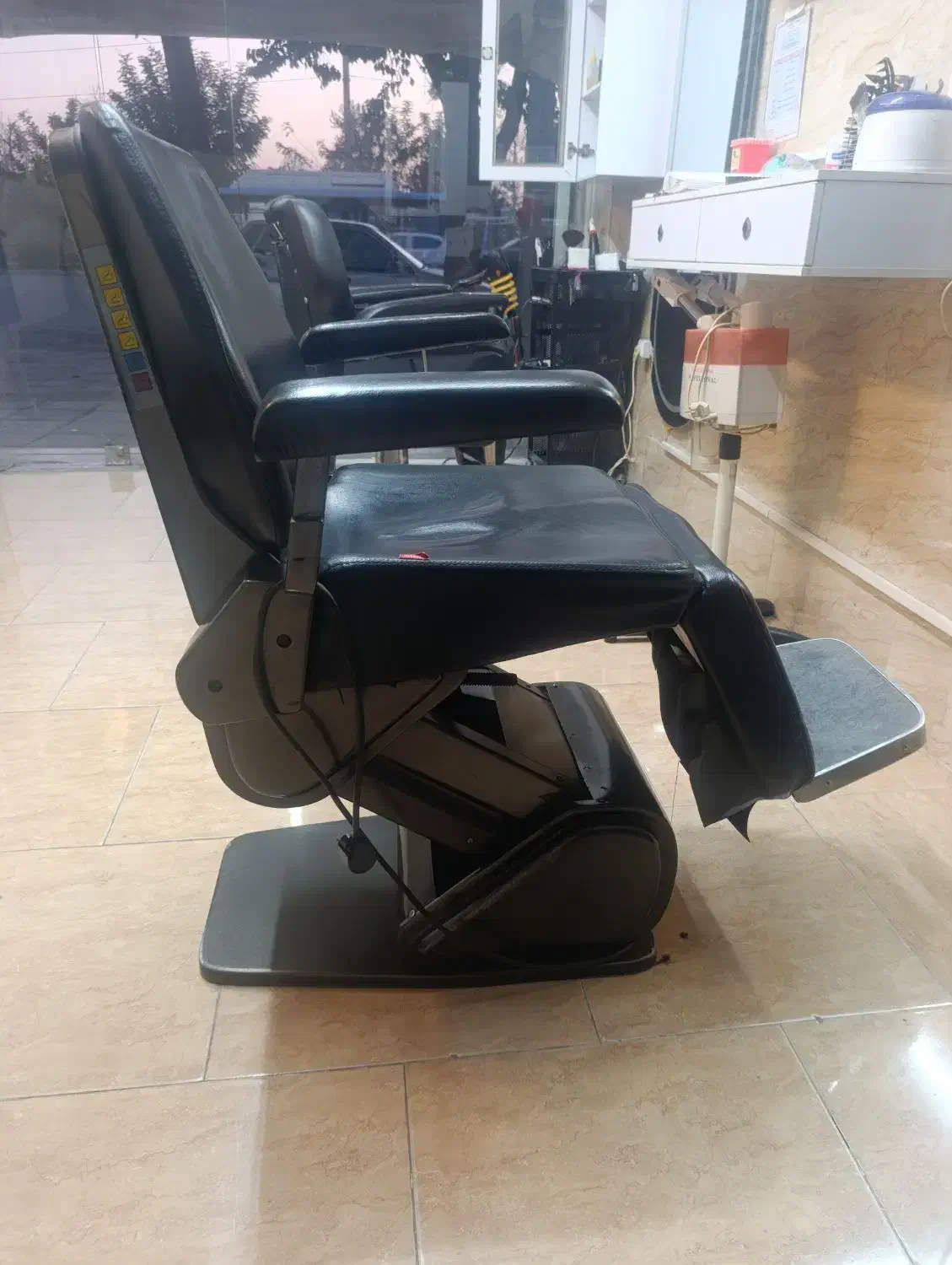 صندلی برقی تخت شو|آرایشگاه و سالنهای زیبایی|چهاردانگه (تهران), |دیوار