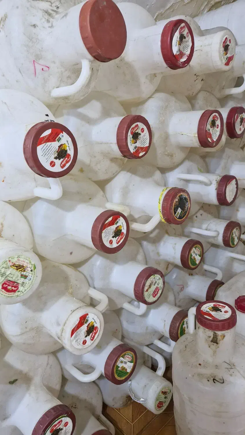 دبه خالی خیارشور|ظروف نگهدارنده، پلاستیکی، یک‌بارمصرف|کاشان, پا نخل|دیوار