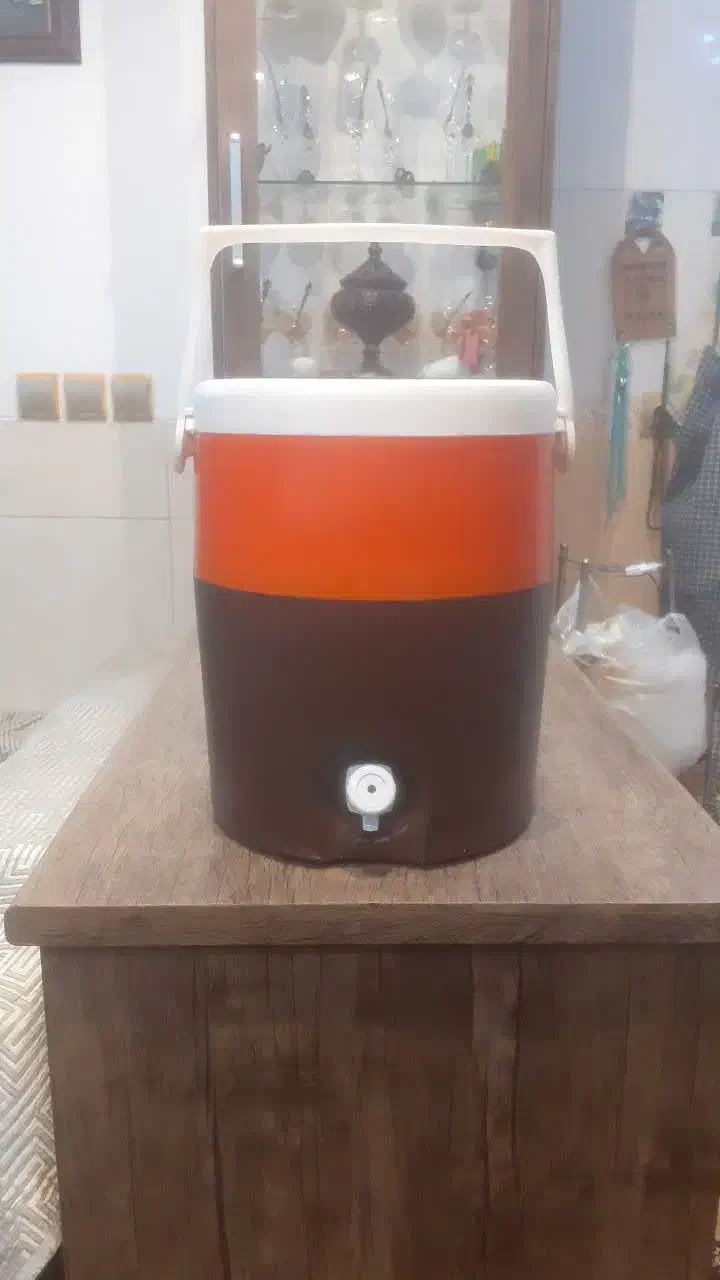 فلاکس اب قدیمی|ظروف نگهدارنده، پلاستیکی، یک‌بارمصرف|یزد, |دیوار