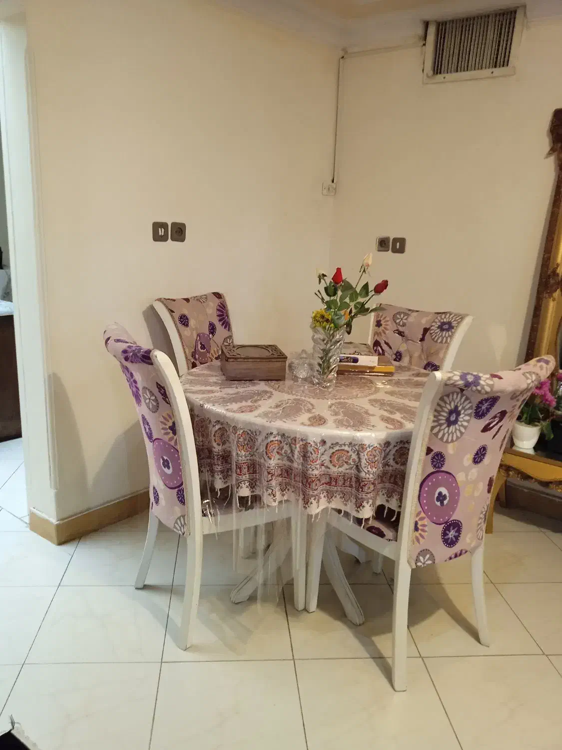 میز گرد تمیز|میز و صندلی غذاخوری|کرج, شاهینویلا|دیوار