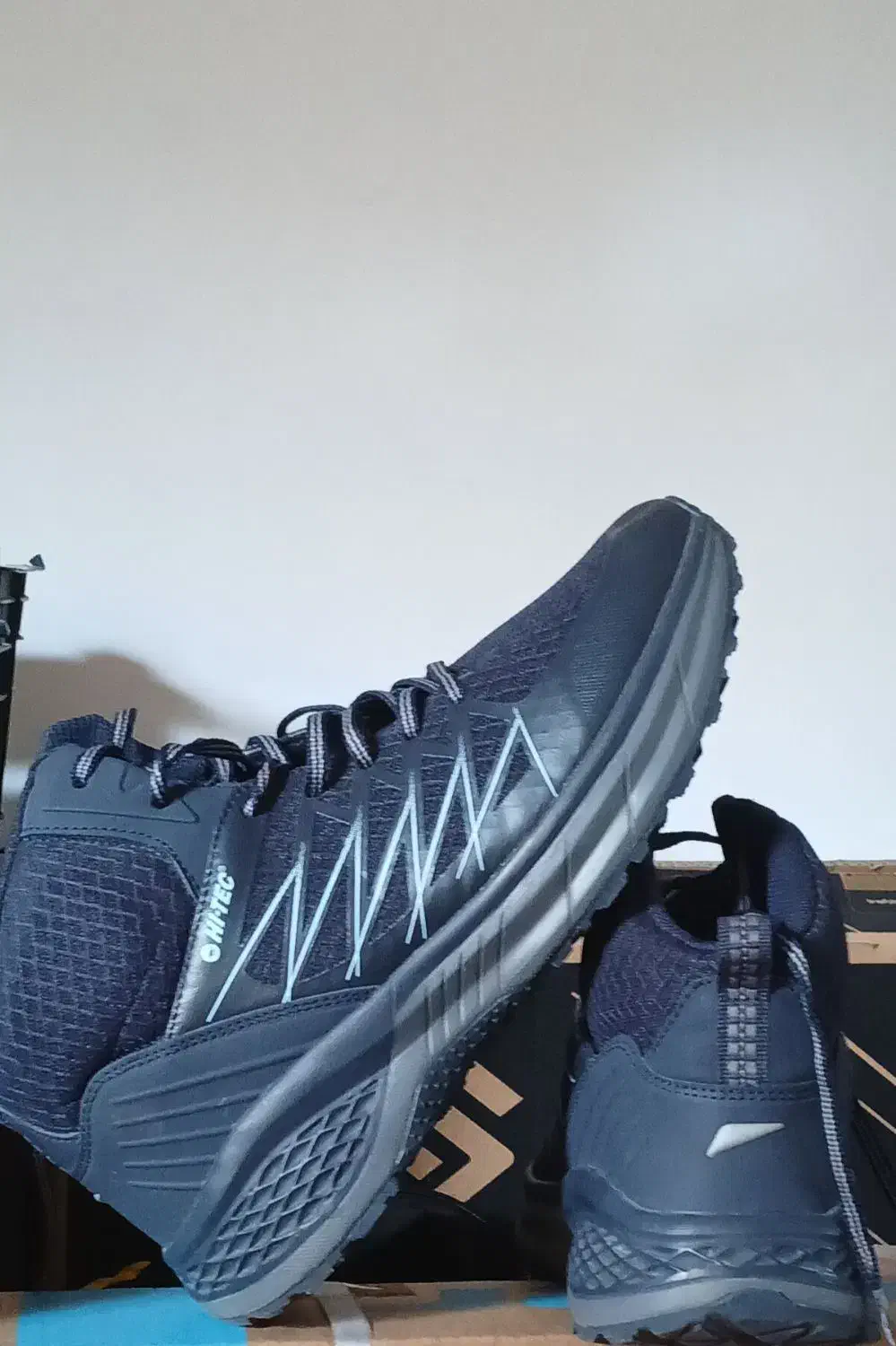 کفش خارجی مارک مناسب برای شهری و کوهستان|کیف، کفش، کمربند|تاکستان, |دیوار