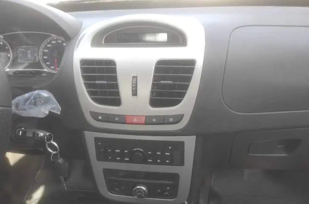 ساینا تک صفر کیلومتر|خودرو سواری و وانت|بندرعباس, |دیوار