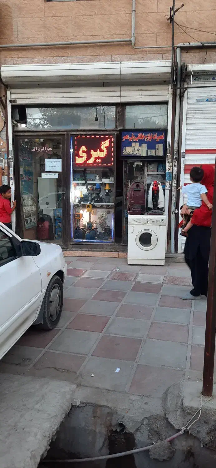 مغازه ۲۲متری پاخور بسیار بالا بازار خ کربلا|اجارهٔ مغازه و غرفه|پاکدشت, پاکدشت (مامازند)|دیوار