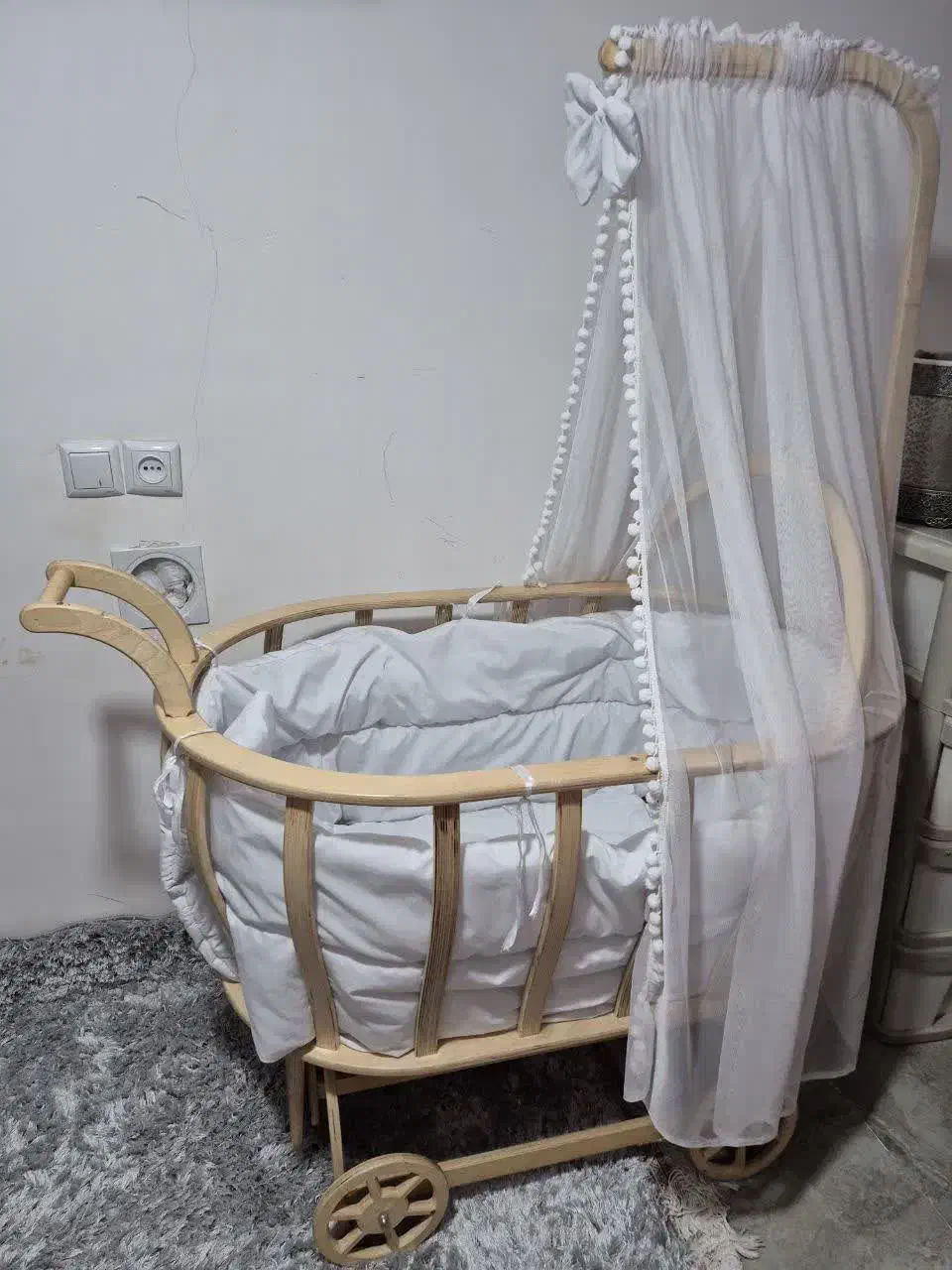 تخت کنارمادر|تخت و صندلی بچه|کاشان, عربها|دیوار