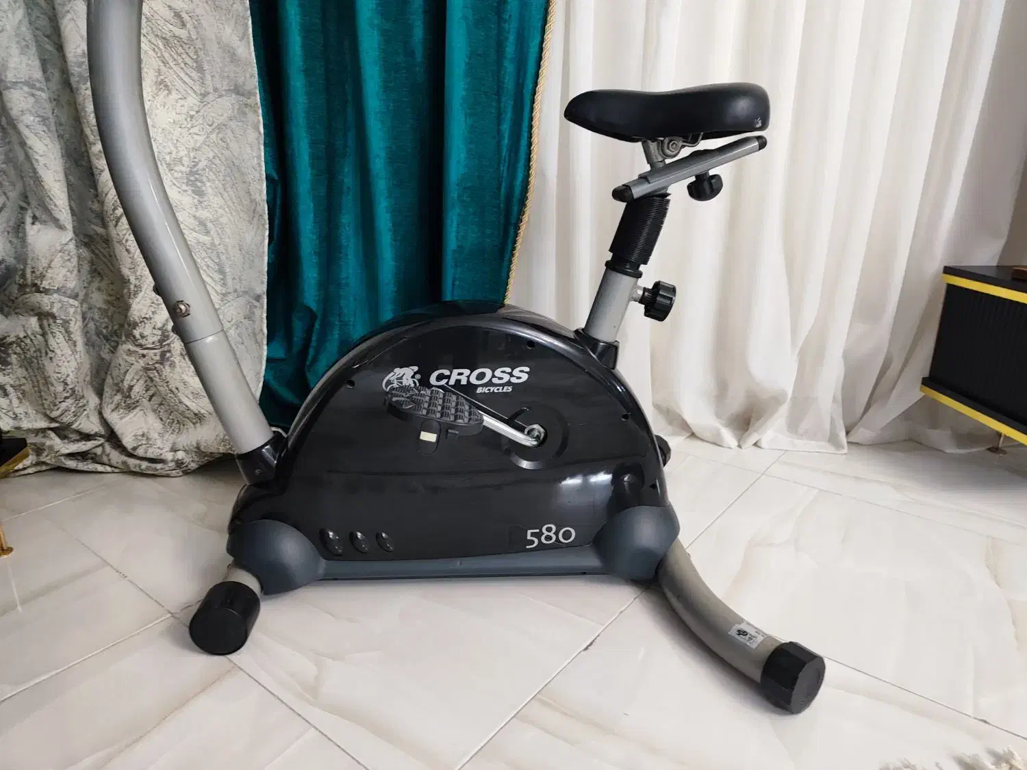 دوچرخه ثابت|تجهیزات ورزشی|اشتهارد, |دیوار