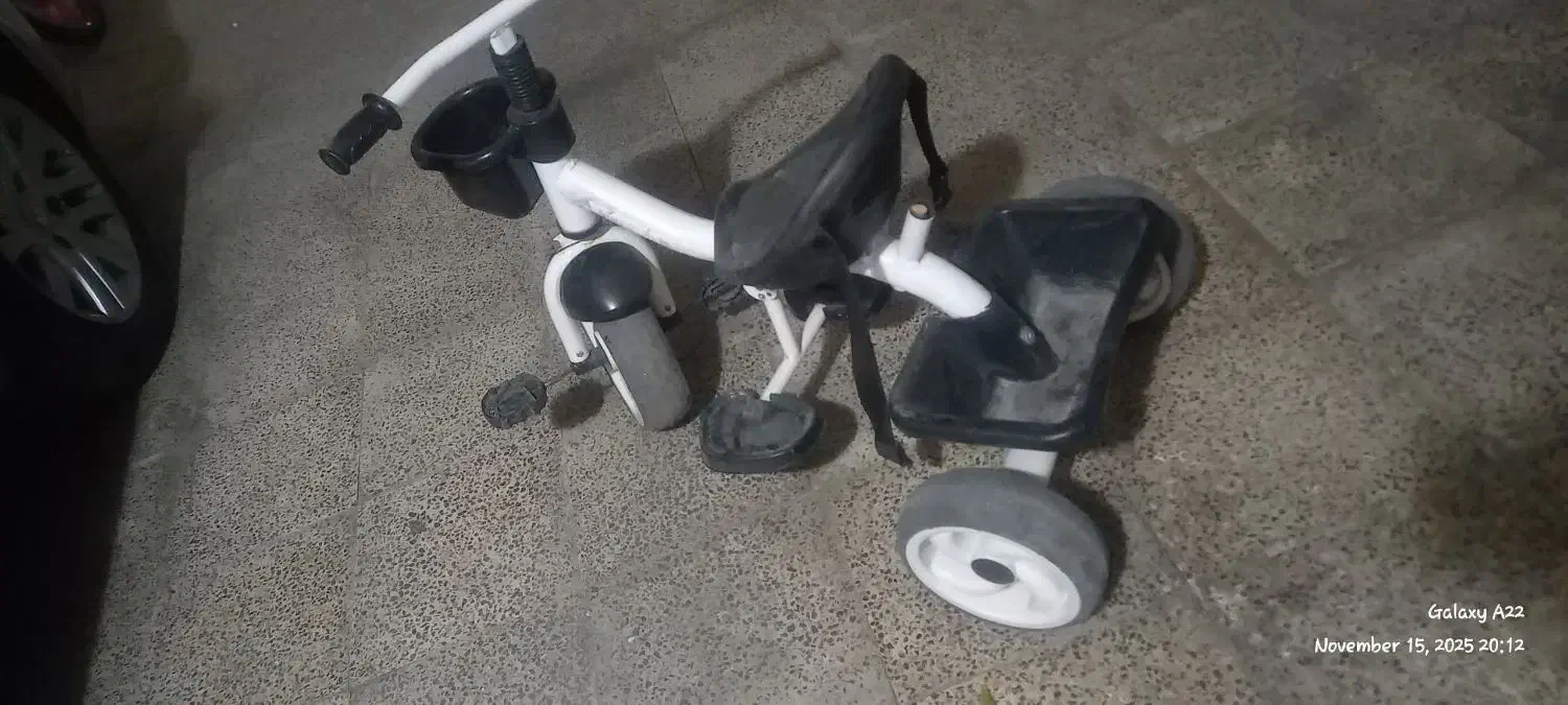 سه چرخه مشکی سفیدسالم رکابی هستش وپارکابی تاشوهست|دوچرخه، اسکیت، اسکوتر|فردیس, نسترن شرقی|دیوار