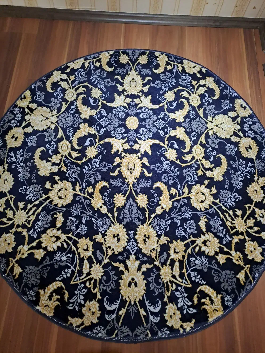 فرش گرد|پادری|پرند, فاز ۵|دیوار