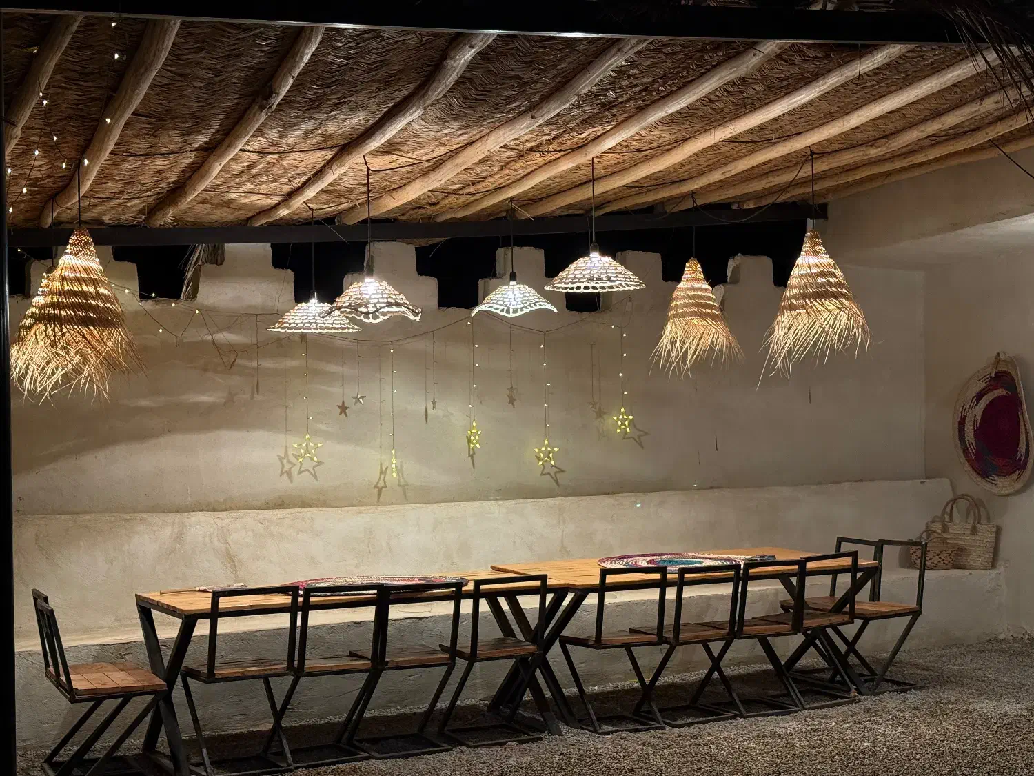 نیازمند همکار خانم جهت کار در بومگردی خانه قائد|استخدام سرایداری و نظافت|بندر گناوه, |دیوار