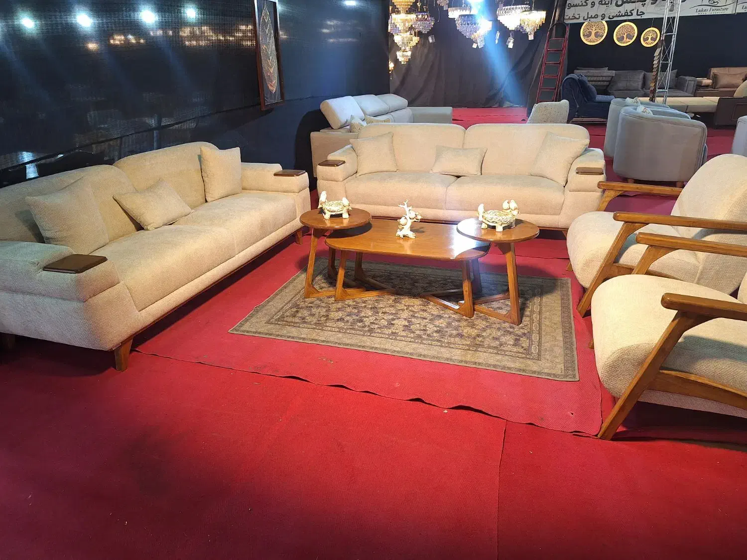 مبلمان راحتی شرکتی ازتهران درنمایشگاه عسلویه|مبلمان خانگی و میز عسلی|عسلویه, |دیوار