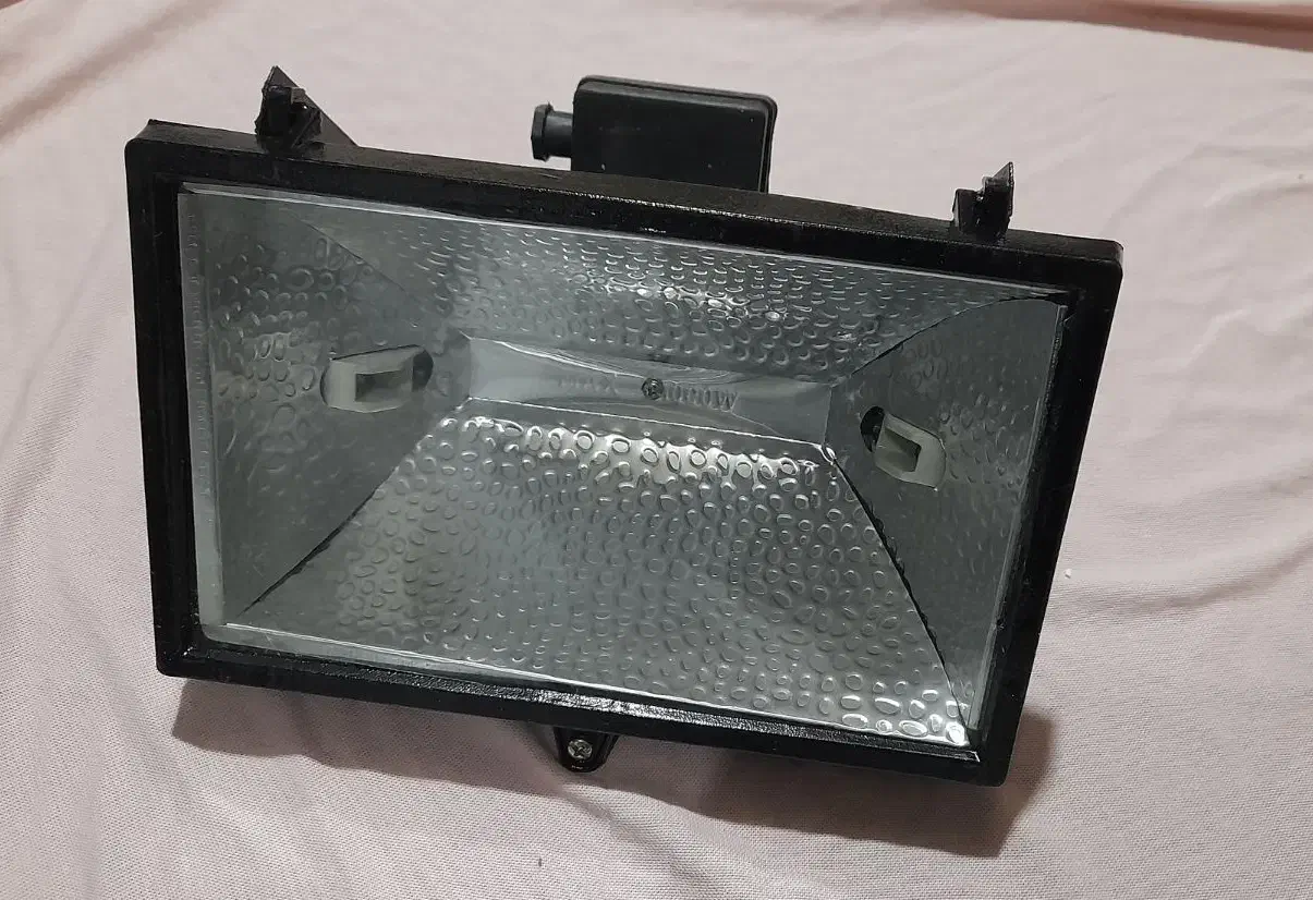 پرژکتور قلمی هزار|لامپ و چراغ|اصفهان, پزوه|دیوار