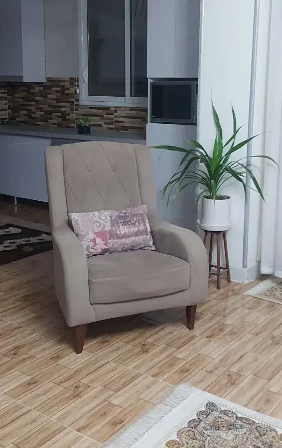 مبل راحتی|مبلمان خانگی و میز عسلی|شاهین‌شهر, شهرک گلدیس|دیوار