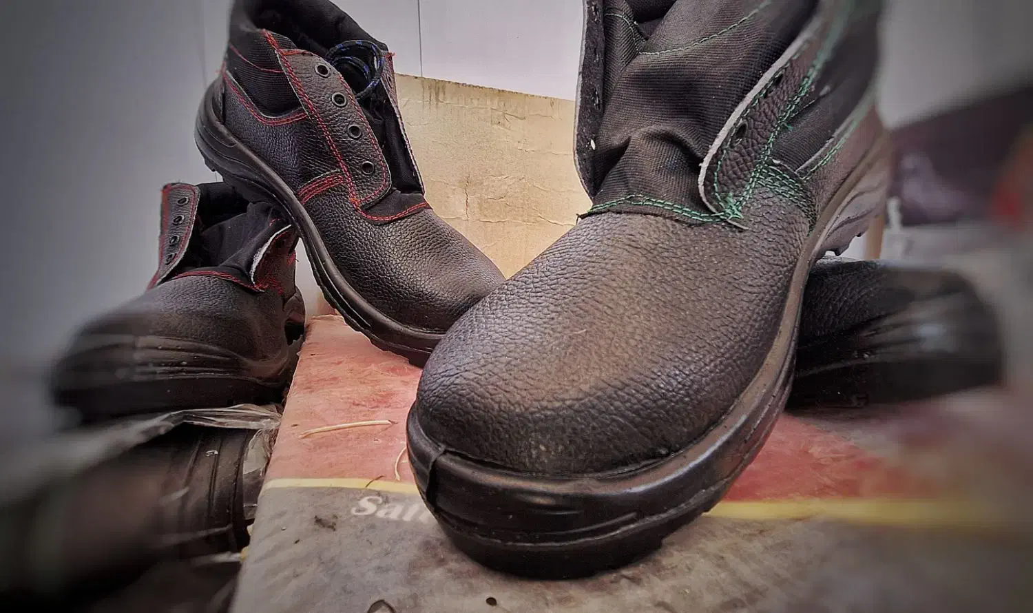 کفش ایمنی حرفهای دوام و راحتی در یک محصول|کیف، کفش، کمربند|نیشابور, شهرک جانبازان|دیوار