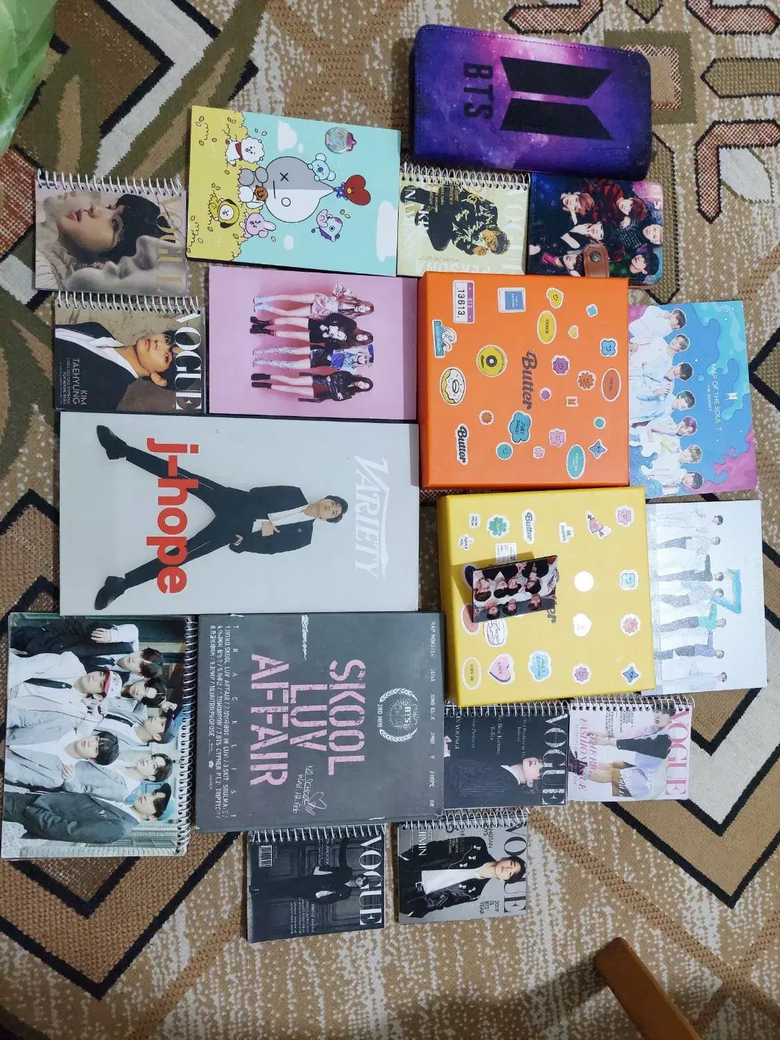 bts بی تی اس|کلکسیون و سرگرمی|شیراز, کوشک میدان|دیوار