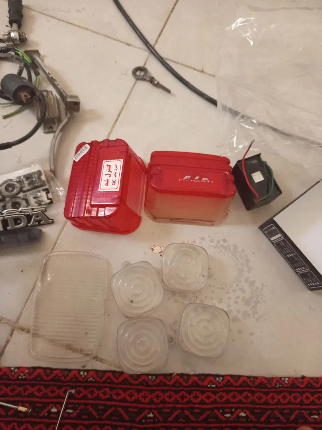 یک مقدار وسایل موتور سیکلت برای فروش دارم|قطعات یدکی و لوازم جانبی|خرمشهر, |دیوار