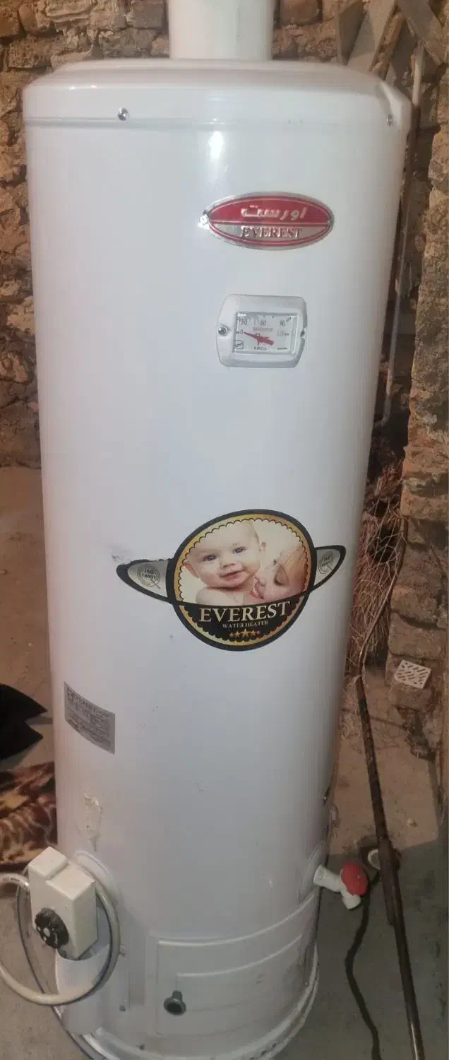 آبگرمکن سالم یه ماه کارکرده|آبگرمکن، پکیج، شوفاژ|بیجار, |دیوار