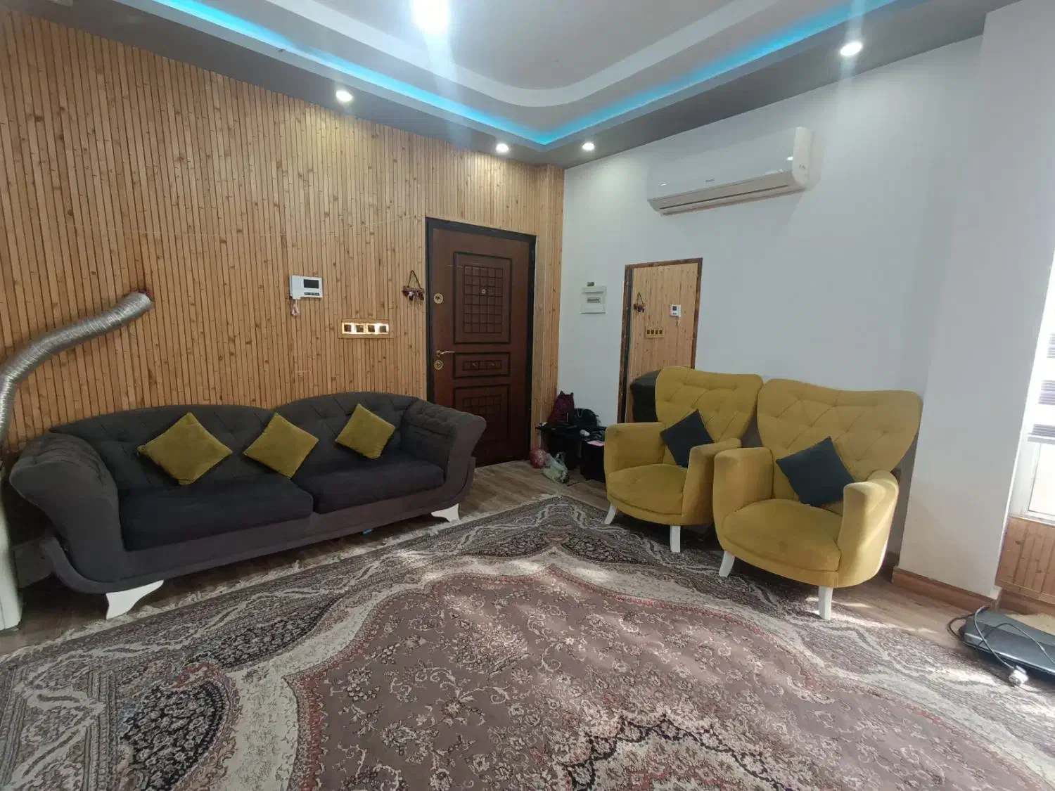 مبل|مبلمان خانگی و میز عسلی|رشت, لاکان شهر|دیوار