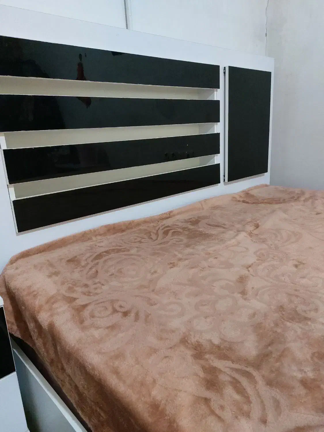 تخت خواب زیبا|تخت و سرویس خواب|کوهدشت, |دیوار