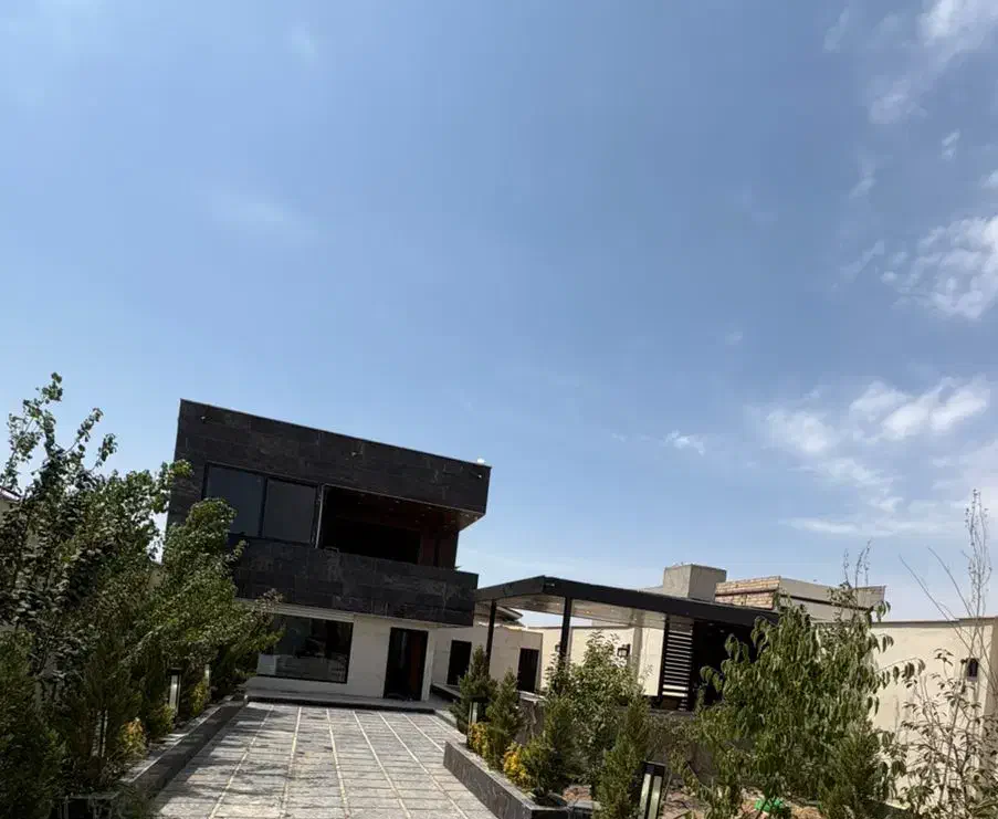 ویلا دوبلکس با استخر روباز و آلاچیق|اجارهٔ کوتاهمدت ویلا و باغ|چهارباغ, |دیوار