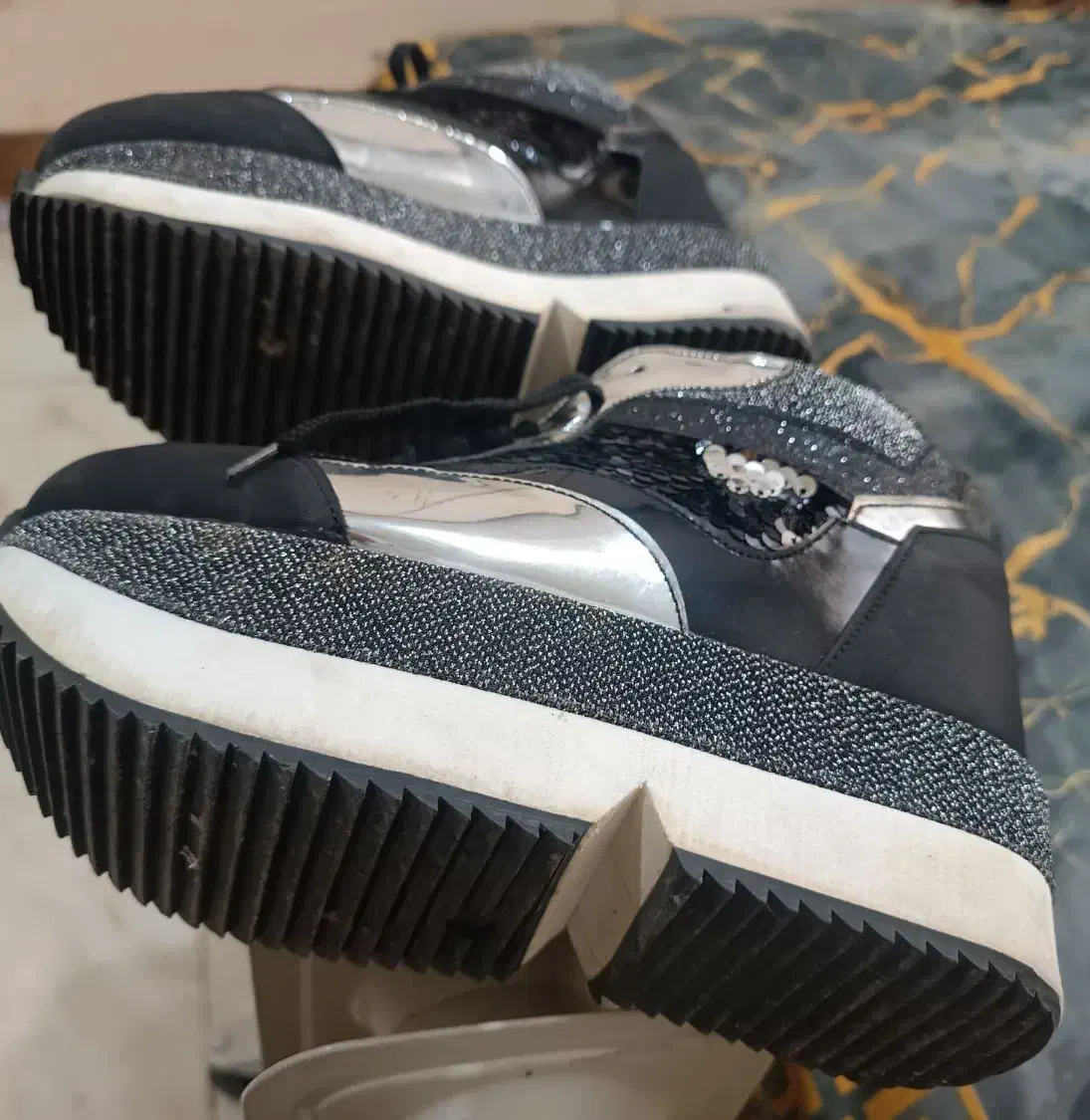 کتانی لژ دار|کیف، کفش، کمربند|رشت, آب و برق|دیوار