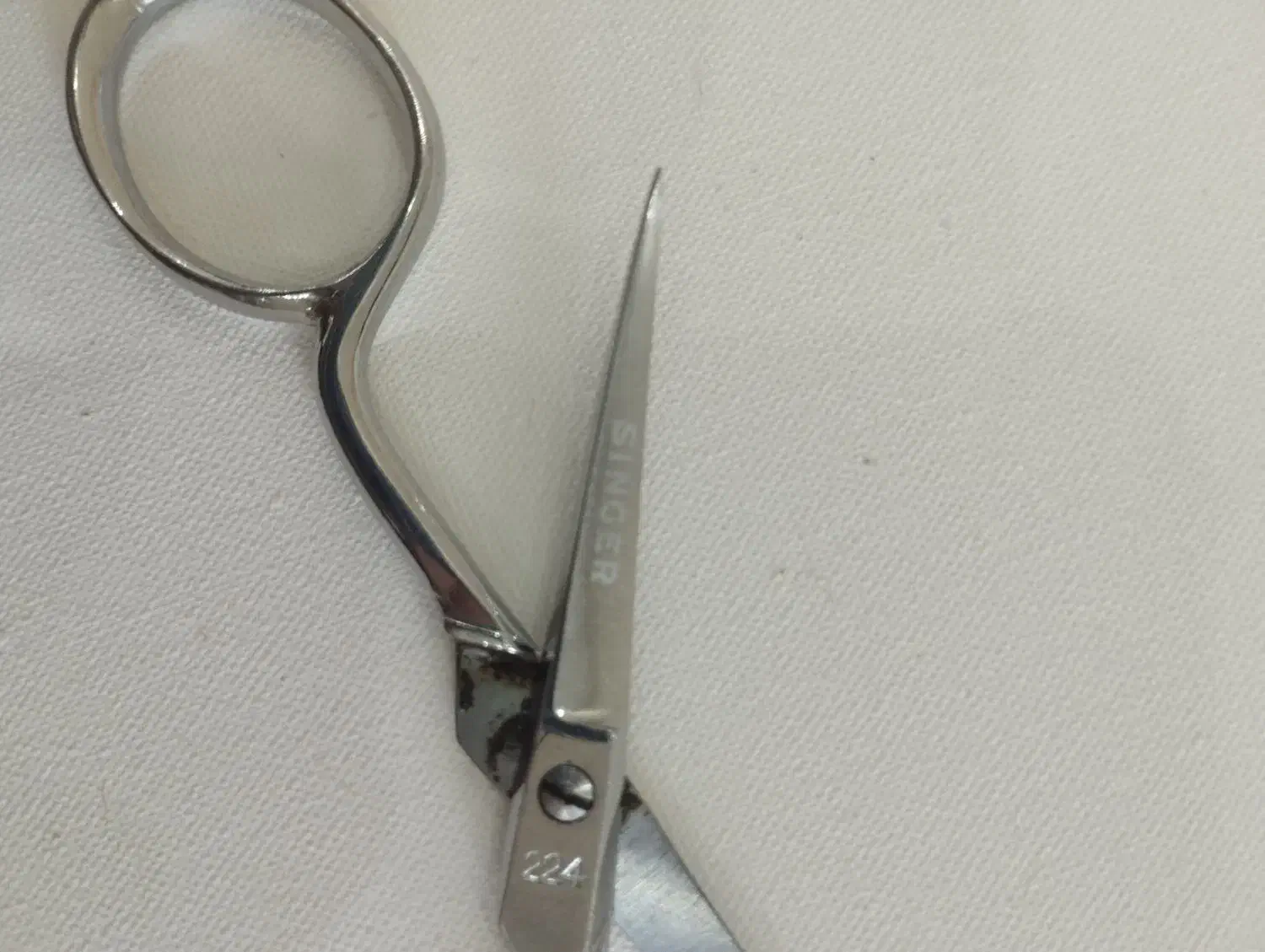 تعدادی قیچی|کلکسیون اشیاء عتیقه|شیراز, شهرک گلدشت حافظ‎|دیوار