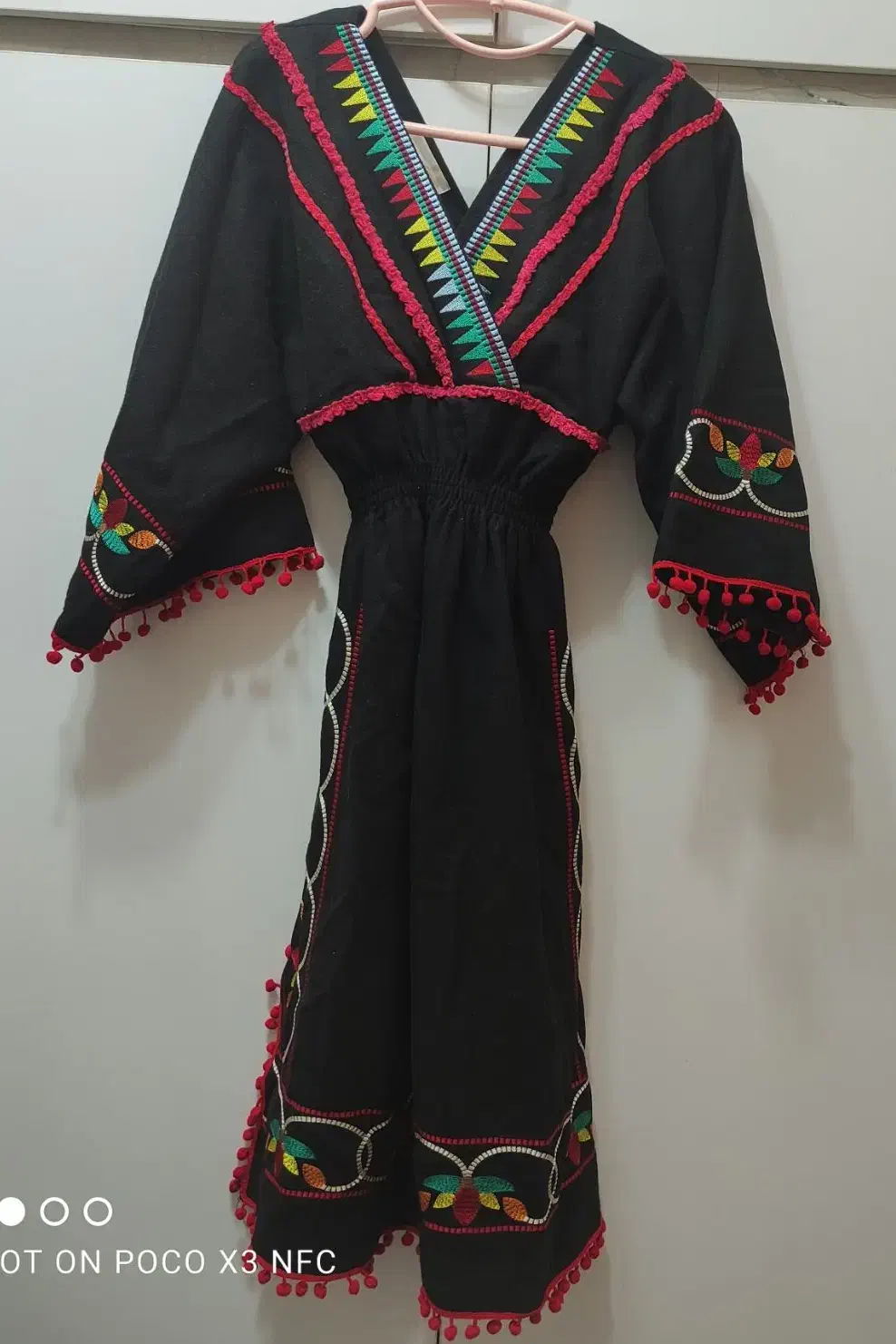 لباس مجلسی محلی|لباس|ابریشم, |دیوار