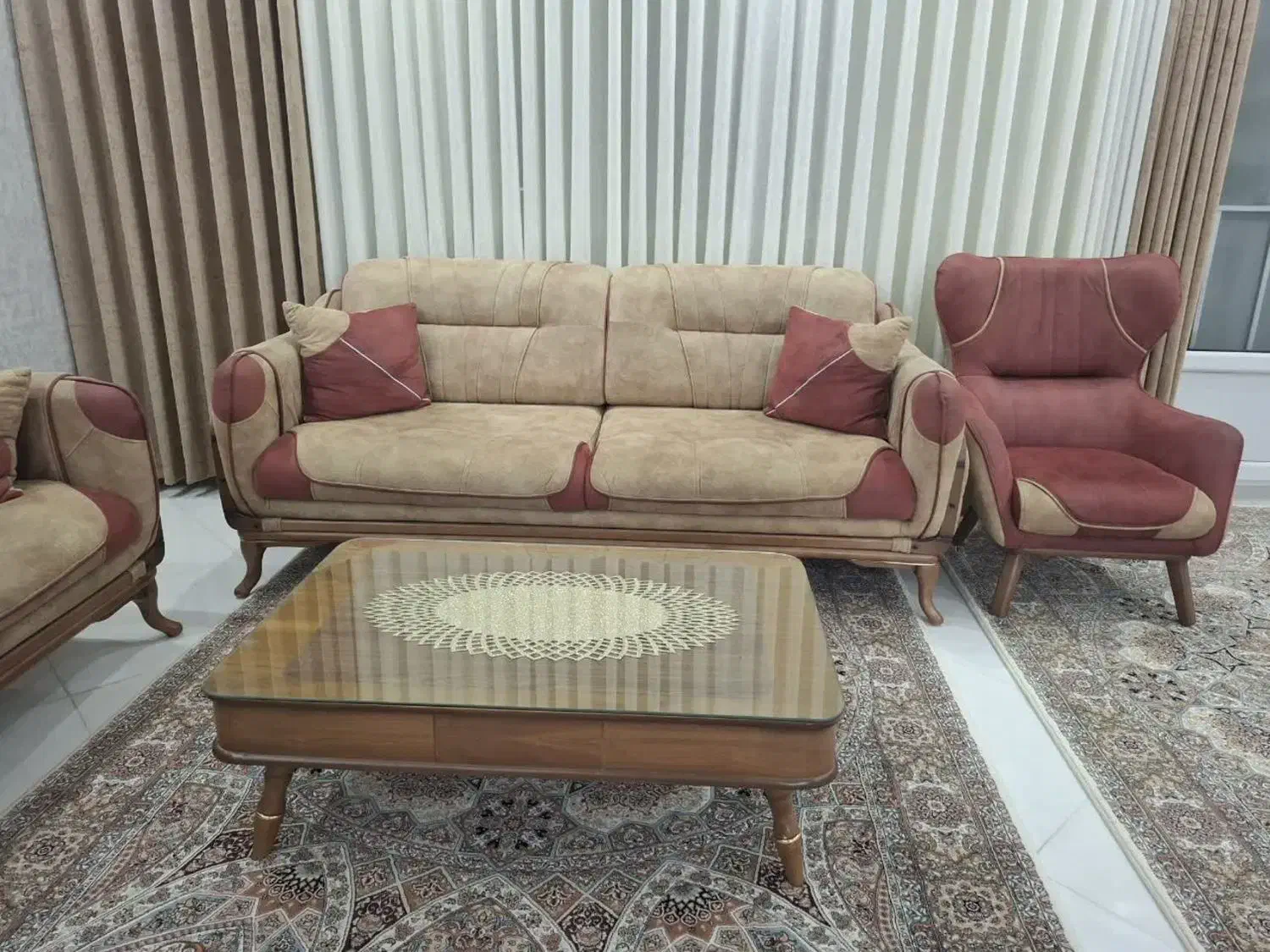 مبل تخت شو ۸ نفره|مبلمان خانگی و میز عسلی|هشتگرد, هیو|دیوار