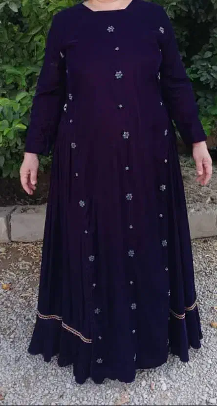 لباس نونو رنگ بنفش|لباس|دهدشت, |دیوار