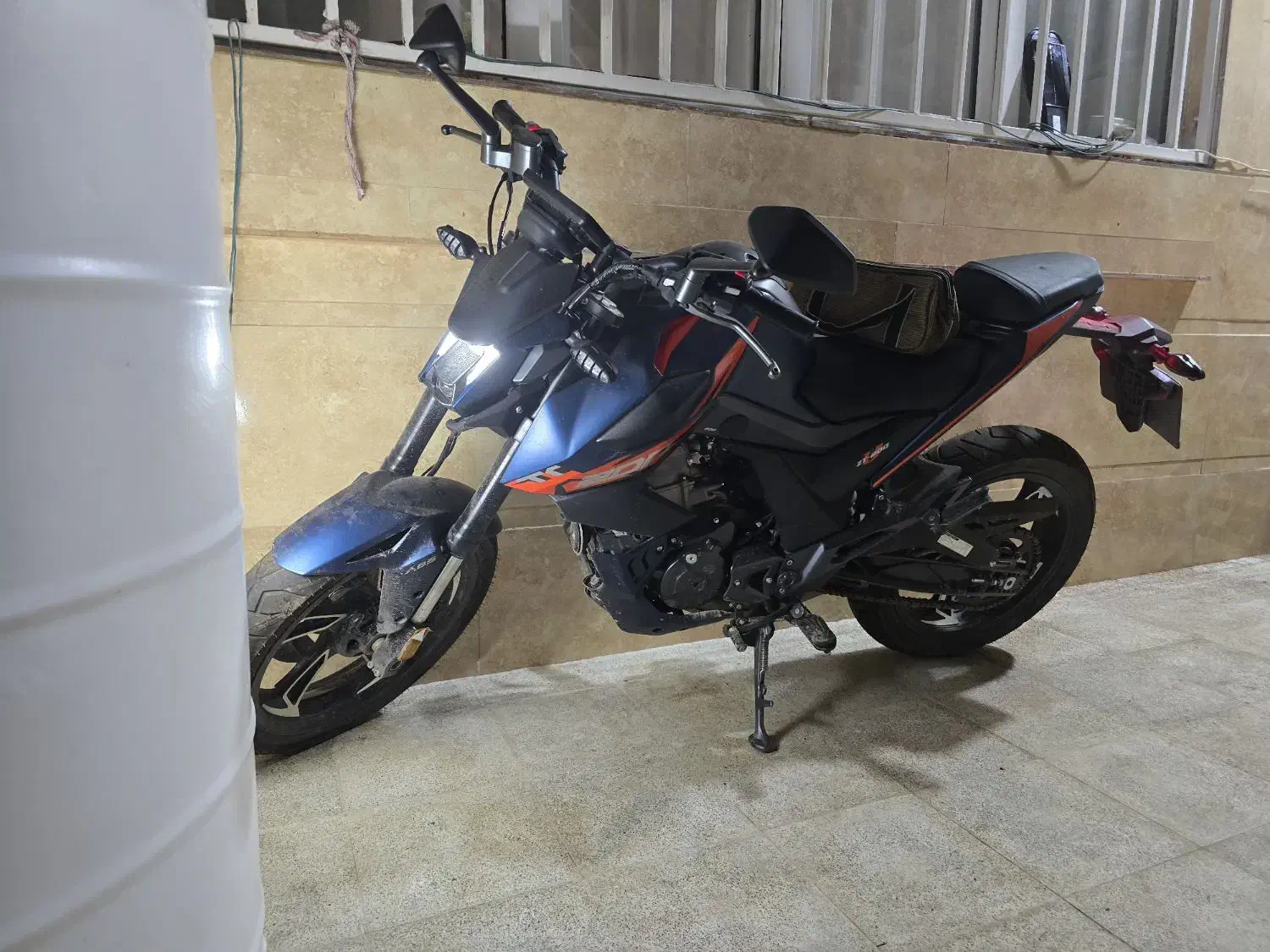 زونتس ۲۰۰|موتورسیکلت|قرق, |دیوار