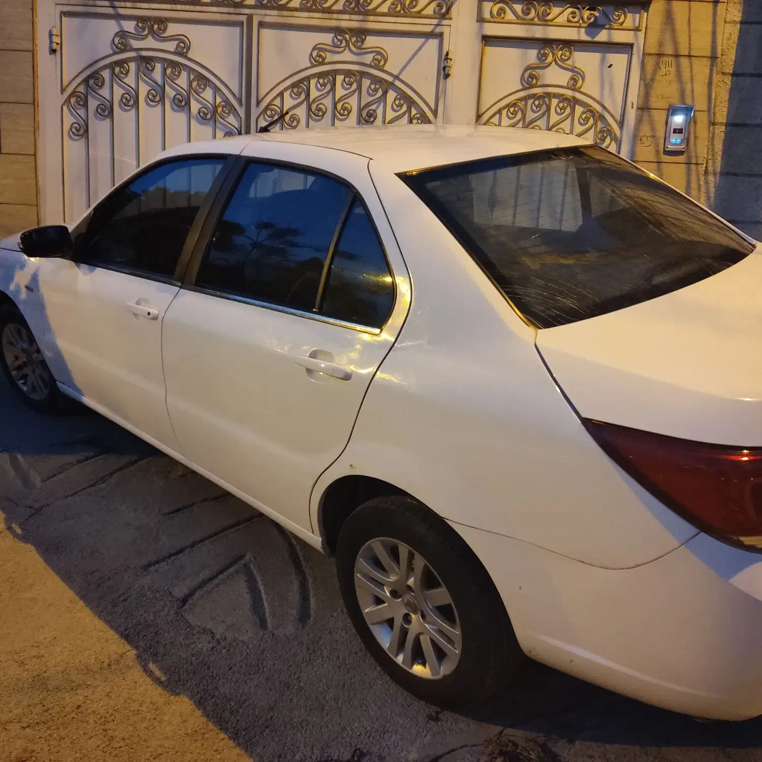 دنا معمولی|خودرو سواری و وانت|خرم‌آباد, |دیوار