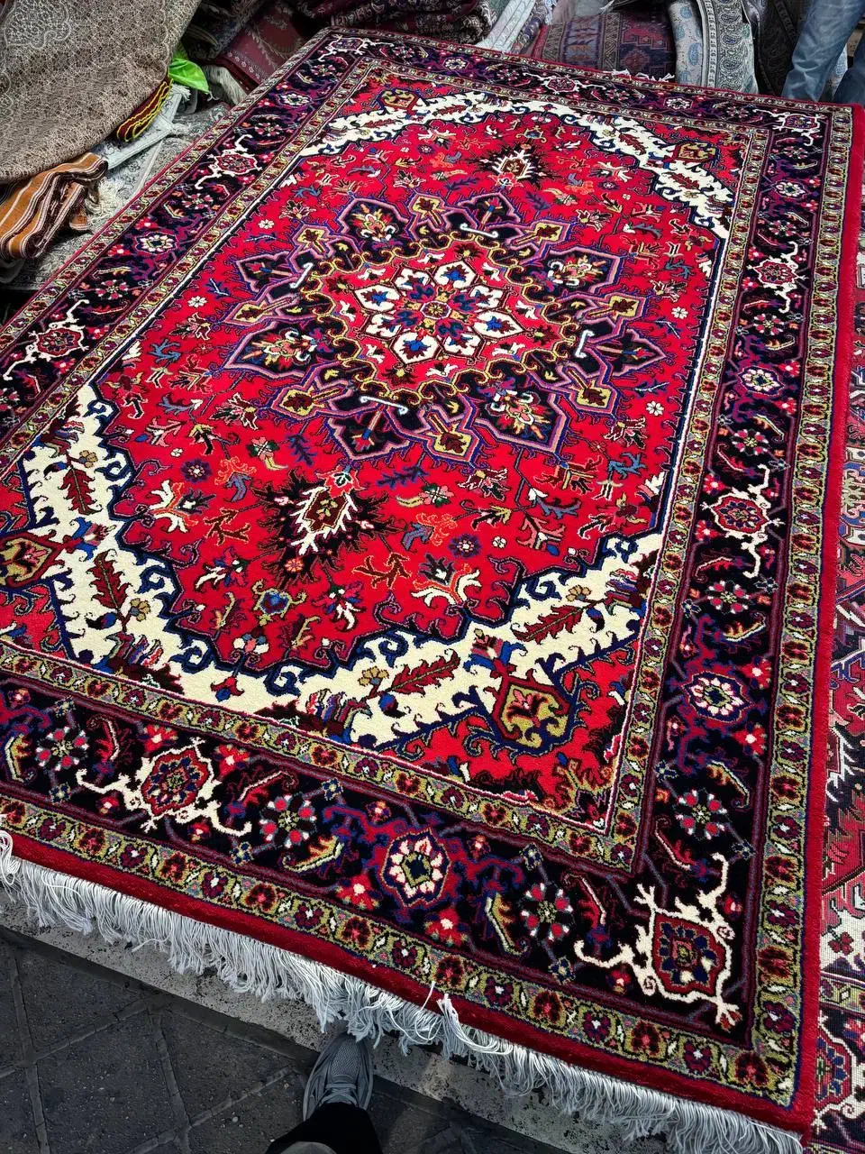 انواع فرش های دستبافت هریس تبریز در سایز های مختلف|فرش|تهران, بازار|دیوار