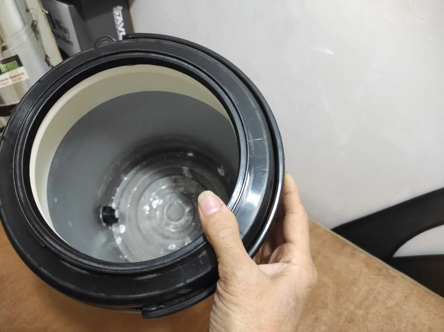 کلمن سالم|ظروف پخت‌وپز|رشت, نخودچر|دیوار