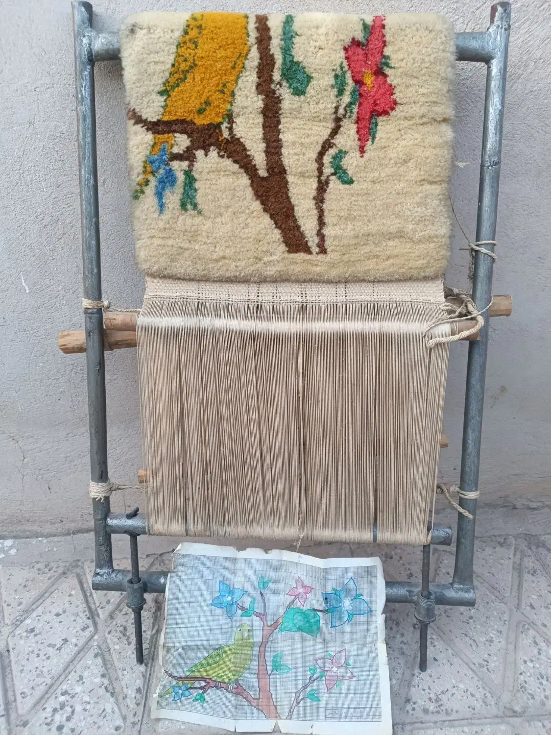 فرش دستبافت نیمه کاره رو دار|فرش|کرج, شهرک نهال و بذر|دیوار