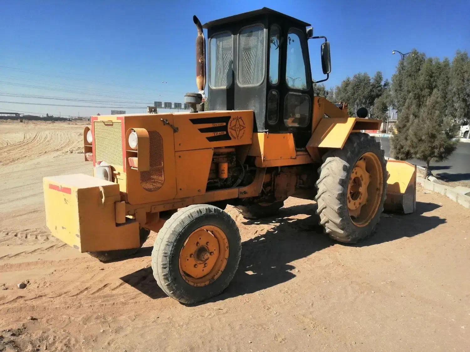 تراکتور رومانی بیل عقب لودری|خودرو سنگین|سیرجان, |دیوار