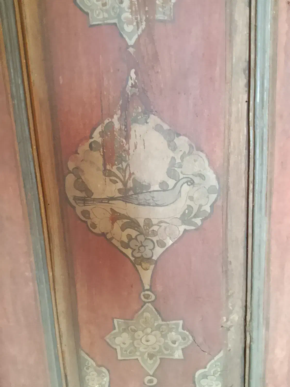 درب چوبی قاجاری|کلکسیون اشیاء عتیقه|تهران, فردوسی|دیوار