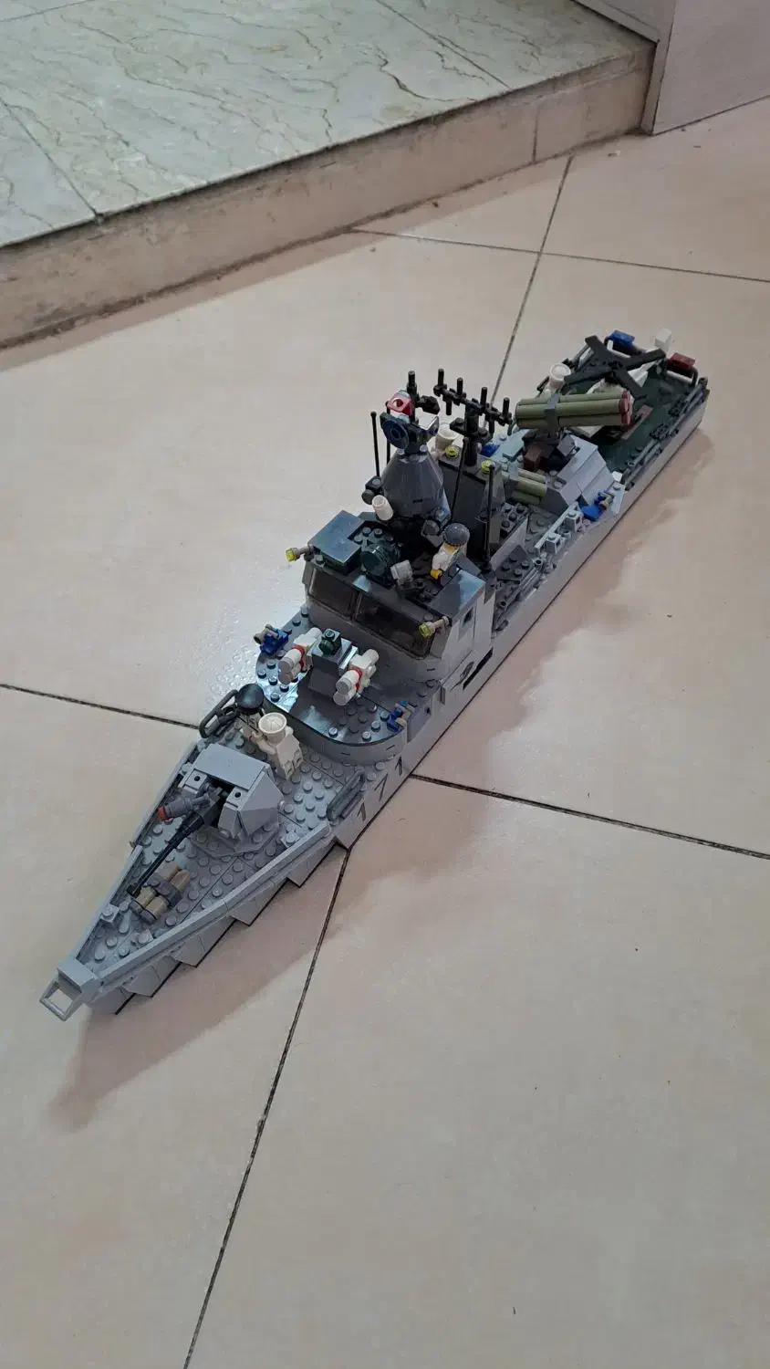 لگو ناو جنگی متحرک ۶۹۳ قطعه|اسباب‌‌بازی|اصفهان, خواجو|دیوار