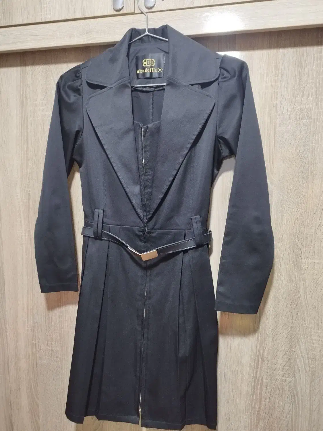 دو عدد بارانی زنانه|لباس|باسمنج, |دیوار