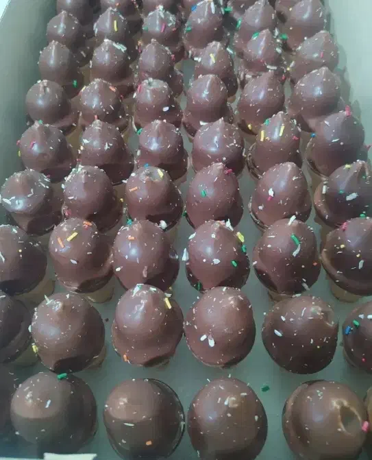 بستنی زمستونی تازه|خوردنی و آشامیدنی|محمدشهر, همایون ویلا|دیوار