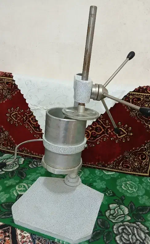 بامیه زنی دستی|ظروف پختوپز|ملکان, |دیوار