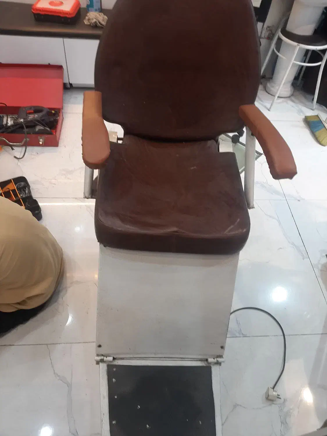 صندلی برقی ارایشگاه|آرایشگاه و سالن‌های زیبایی|مشهد, جلالیه|دیوار