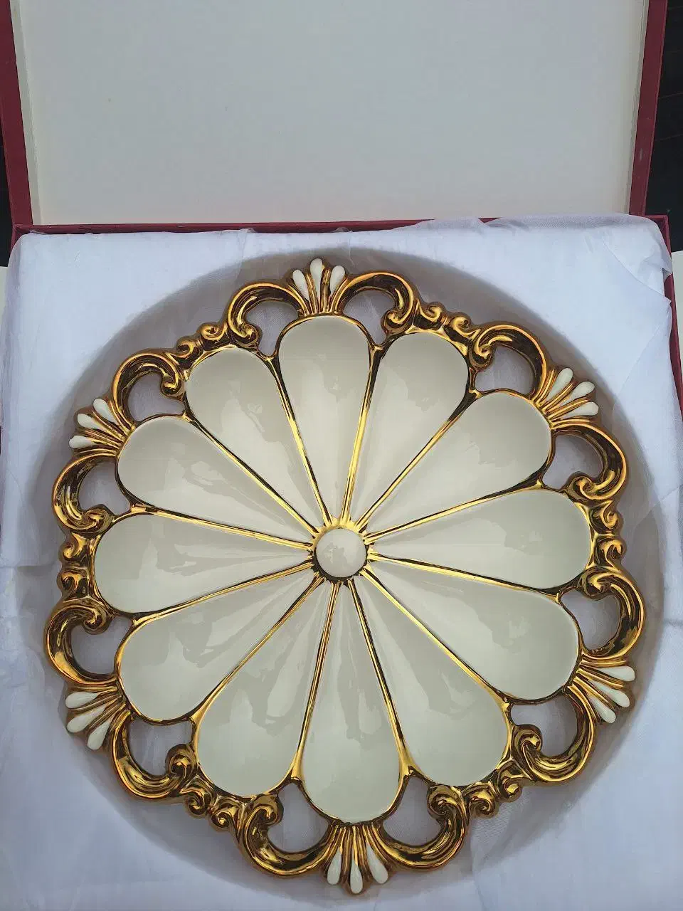 ظرف شیرینی خوری با جعبه|ظروف سرو و پذیرایی|لاهیجان, شقایق|دیوار