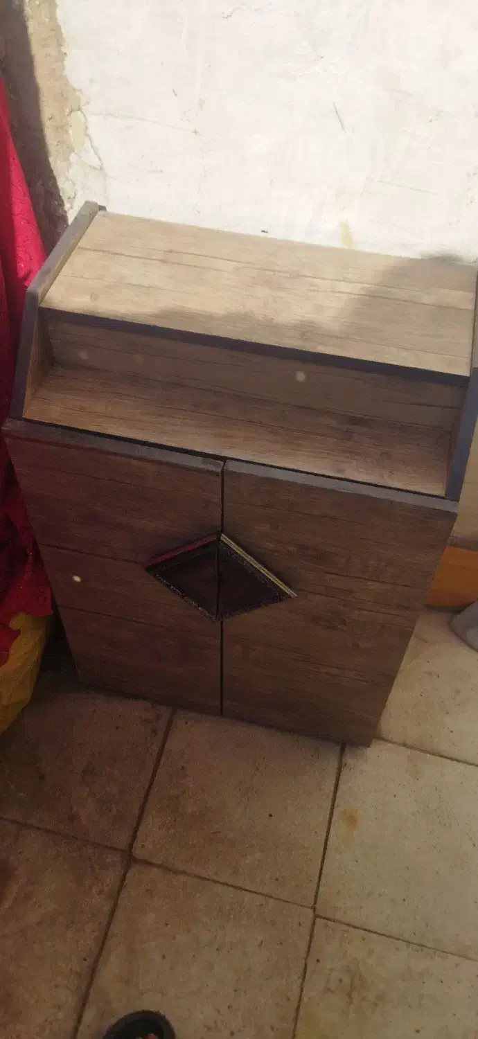 جاکفشی|جاکفشی، کمد، دراور|سبزوار, طبرسی (جعفرآباد)|دیوار