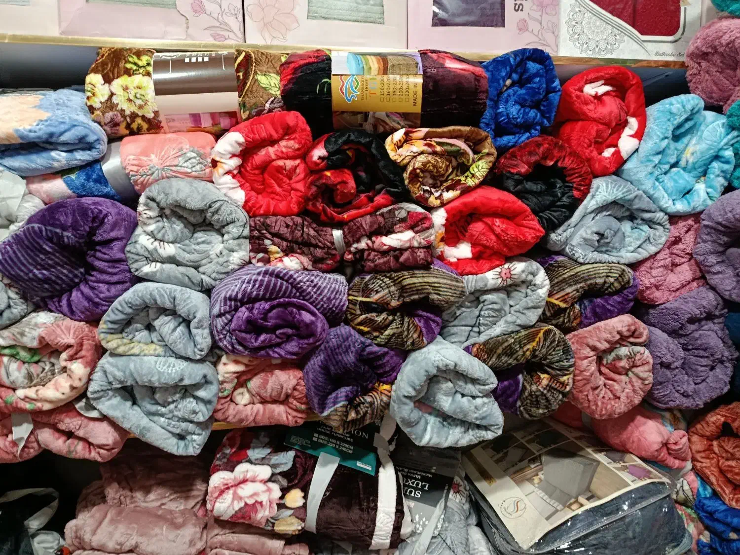 پتو اصل سنگین|رختخواب، بالش، پتو|بندر گناوه, |دیوار