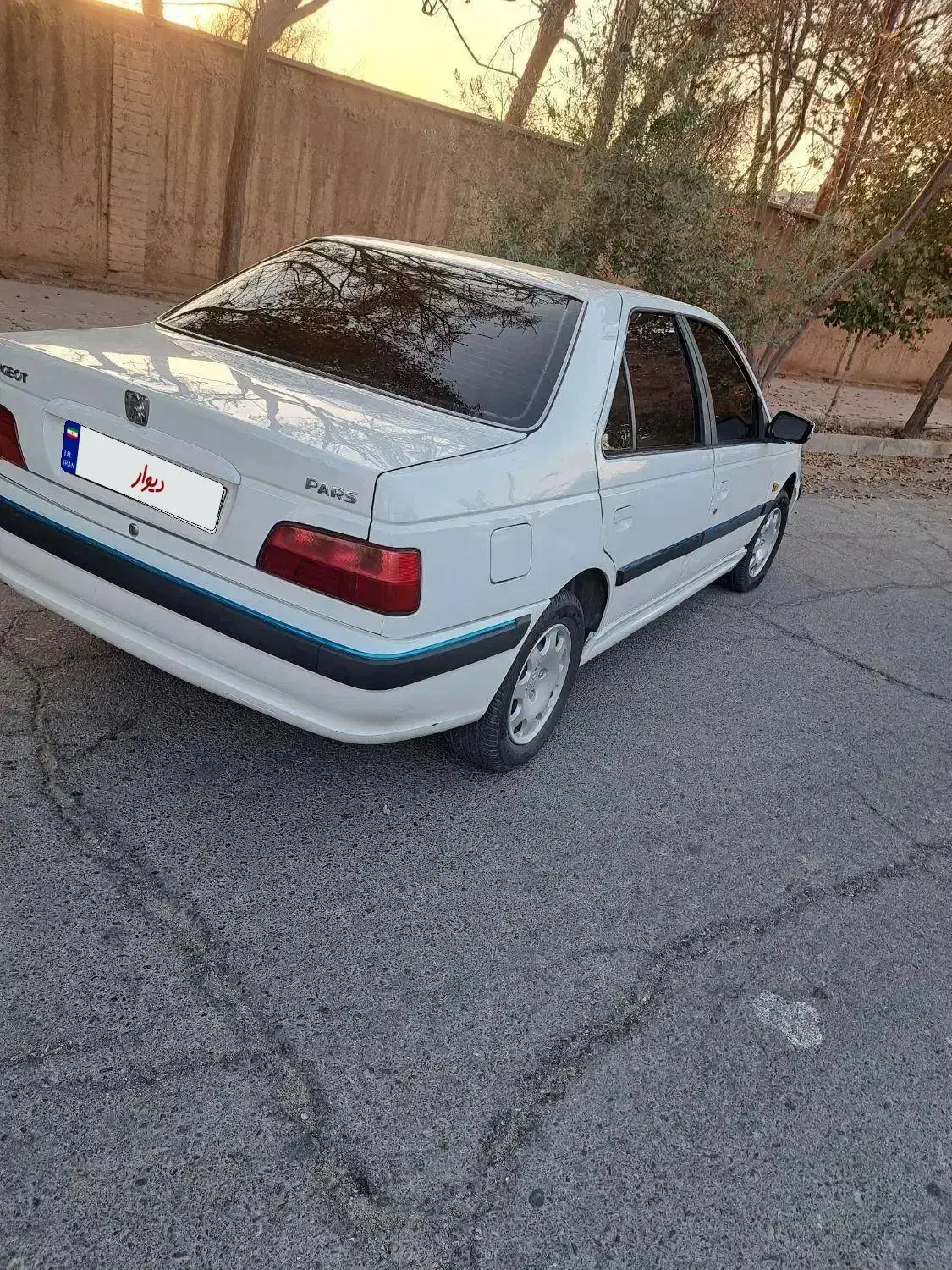 پارس xu7 سفید مدل۹۳ کم کار|خودرو سواری و وانت|یزد, |دیوار
