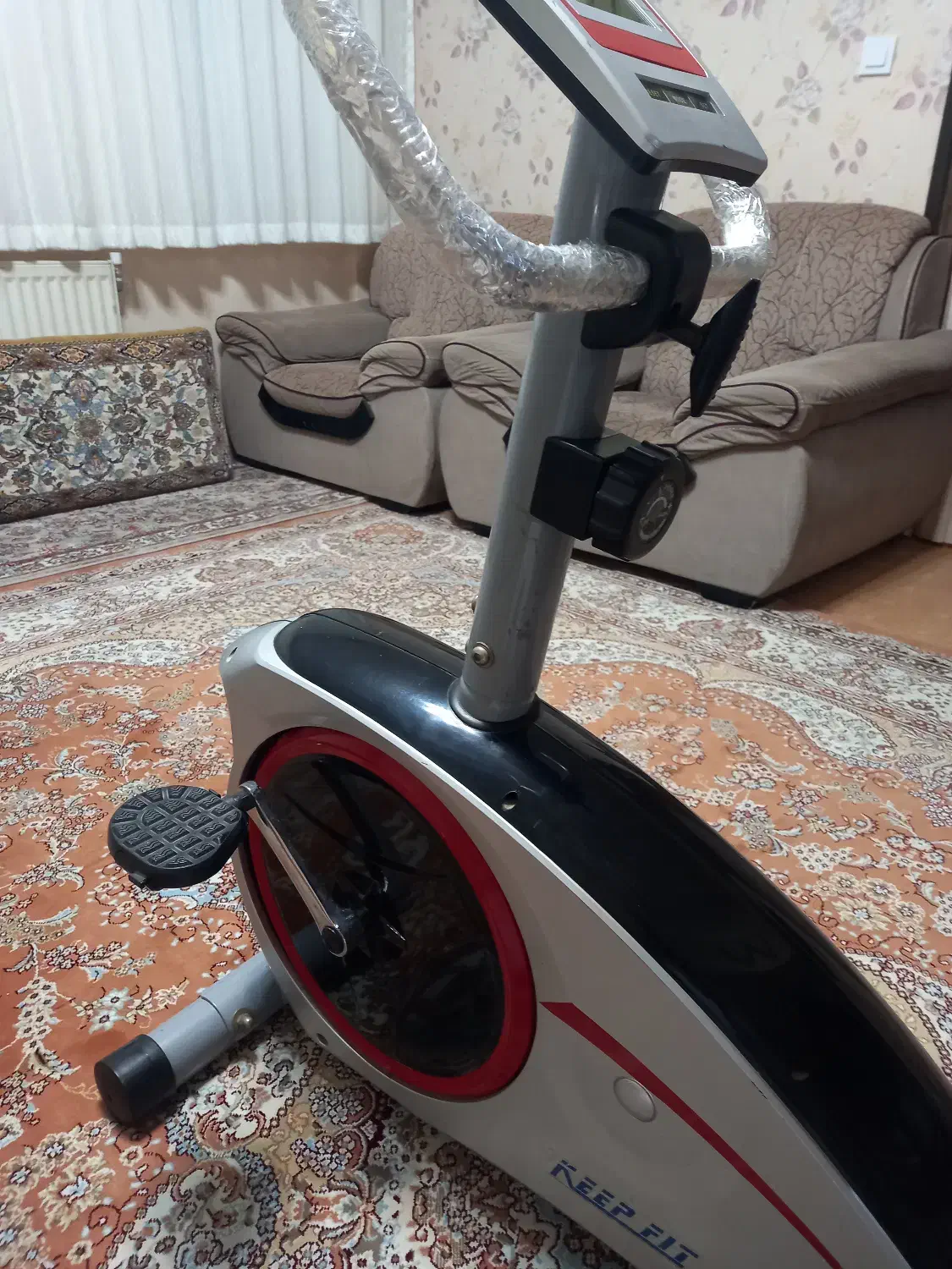 دوچرخه ثابت کیپ فیت نقره ای دست دوم|تجهیزات ورزشی|قم, پردیسان|دیوار