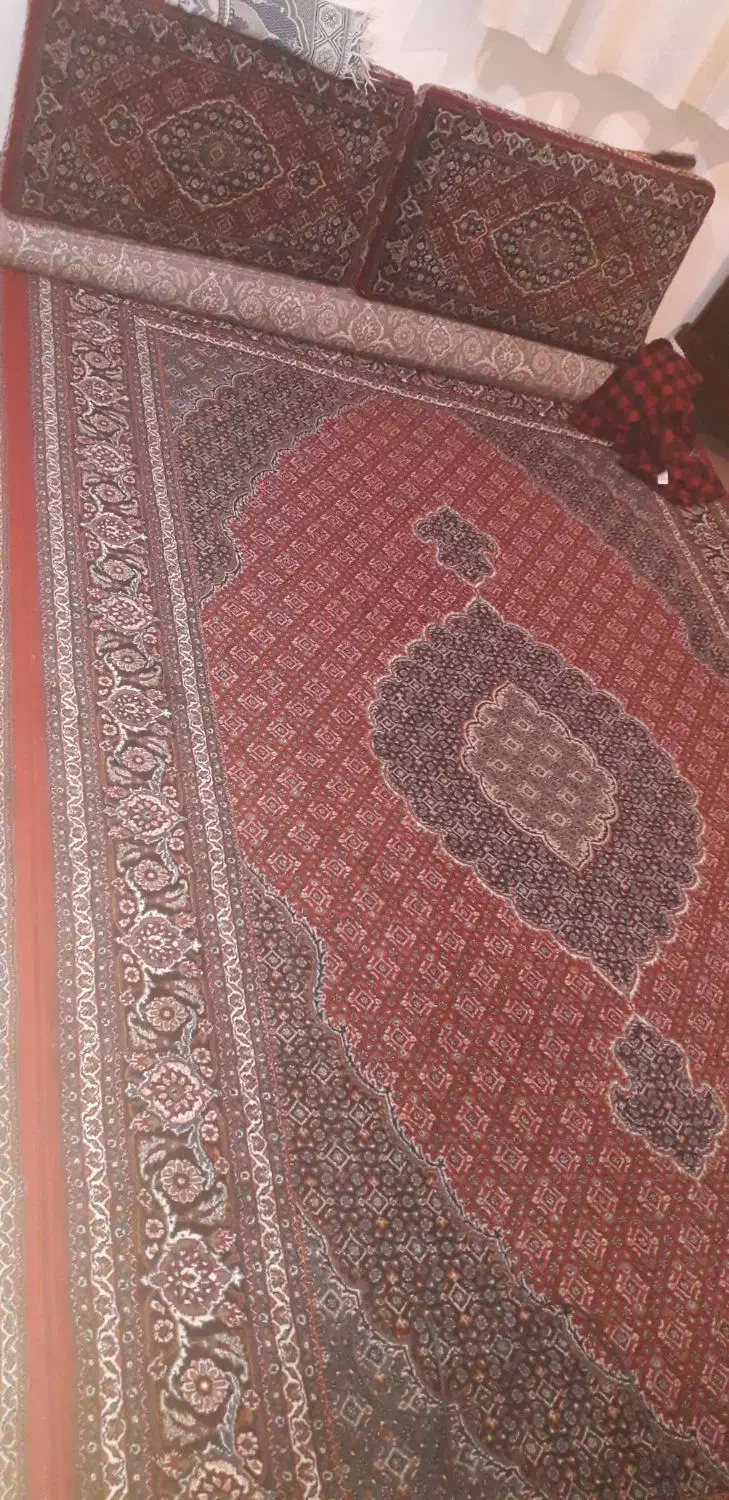 فرش ماهی و پشتی و کناره|فرش|سنندج, |دیوار