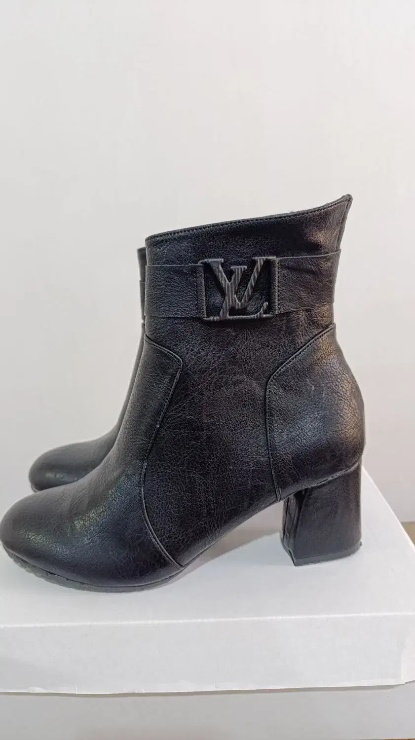 نیم بوت|کیف، کفش، کمربند|ارومیه, |دیوار