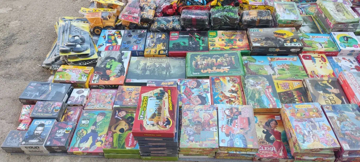 مقداری اسباب بازی به صورت عمده|اسباببازی|شیراز, فخرآباد (دروازه کازرون)|دیوار