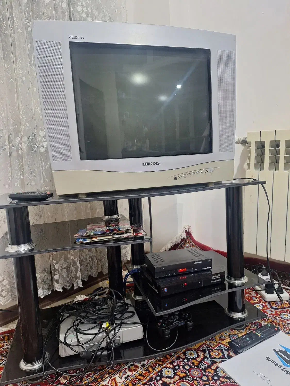 تلویزیون ۲۱ اینج konka با میزش|تلویزیون و پروژکتور|تهران, تولید دارو|دیوار